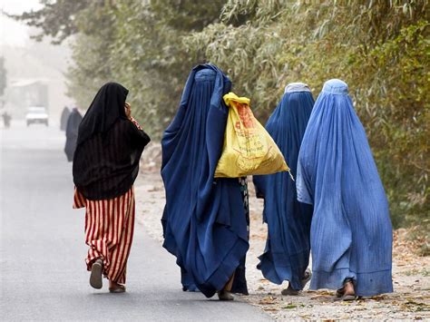 Afghan Women Barred From Hearing Each Others Voices In Taliban Edict