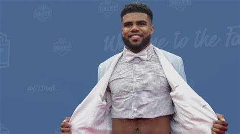 Ezekiel Elliott Turns Heads In Crop Top Dress Shirt Youtube