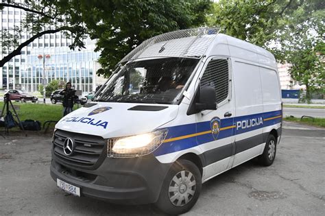 Slobodna Dalmacija Splitski policajci pritvorili tri krijumčara