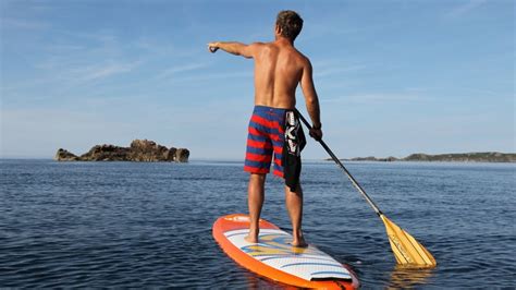 Faire du paddle avec un champion de surf à Perros Guirec