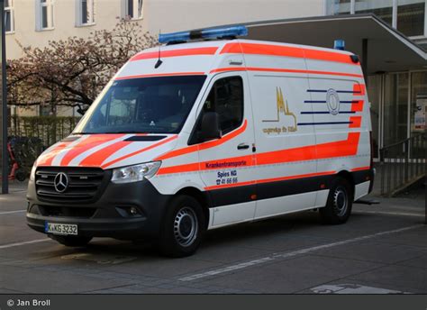 Einsatzfahrzeug Ambulanz K Ln Krankentransporte Spies Kg