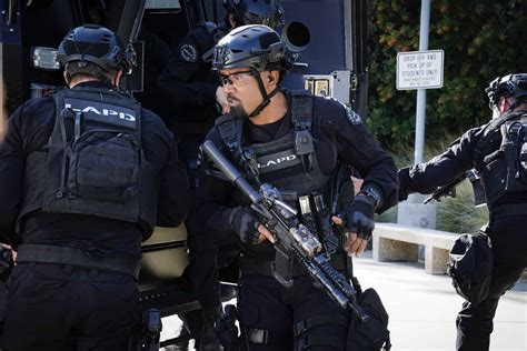 Swat Season Episode Photos Addicted Seat F