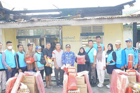 Penyerahan Bantuan Korban Kebakaran Kabupaten Pesisir Barat