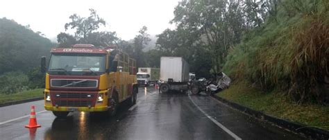 Carreta Bate Em Barranco Na Serra Das Araras JORNAL BEIRA RIO