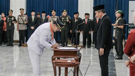 Bey Machmudin Lantik Engkus Sutisna Sebagai Pj Bupati Ciamis