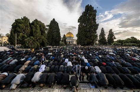 FOTO MUSLIMANI DANAS OBILJEŽAVAJU RAMAZANSKI BAJRAM U Jeruzalemu