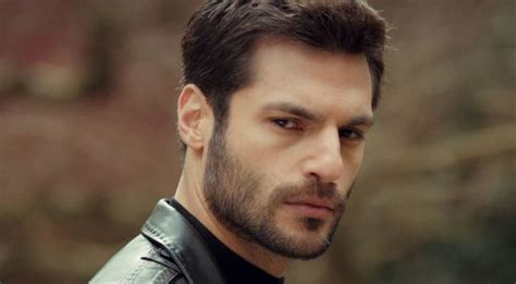 Filmes E Programas De Tv De Serkan Çayoğlu - Teste difícil para a série Nova Vida de Serkan Çayoğlu | Love story ...