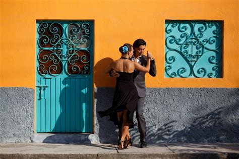 Latinamerikansk Danseundervisning På Højskolen Mors Salsa Bachata