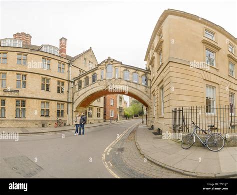 Bridge Of Sighs Connecting Separate Buildings Of Hertford College