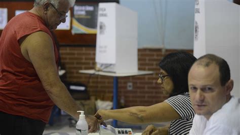 Celular Proibido Na Cabina De Vota O E Pode Levar Eleitor Pris O