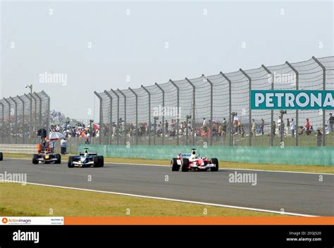 Red Bull Sauber Petronas Fotos Und Bildmaterial In Hoher Aufl Sung