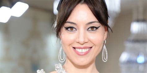 Aubrey Plaza S Extreme Af Naked Dress Makeover Is A Sight To Behold