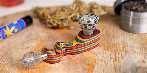 15 Unique Weed Pipes To Enhance Your Smoking Experience - Zamnesia