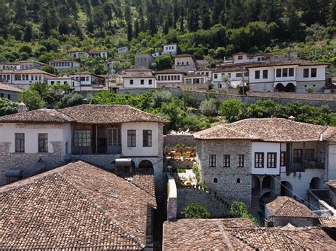 TRADITA E BERATIT TRADITIONAL FOOD RESTAURANT Berat Restaurant