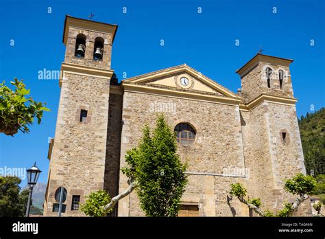 La Nueva Iglesia De San Vicente Fachada Frontal En El Casco Hist Rico