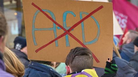 Demonstration Tausende Menschen Bei Kundgebung Gegen Rechts In Ulm