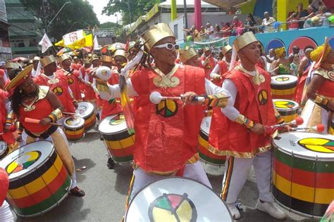 Folha De S Paulo On Twitter Olodum Celebra Tambores E Emociona