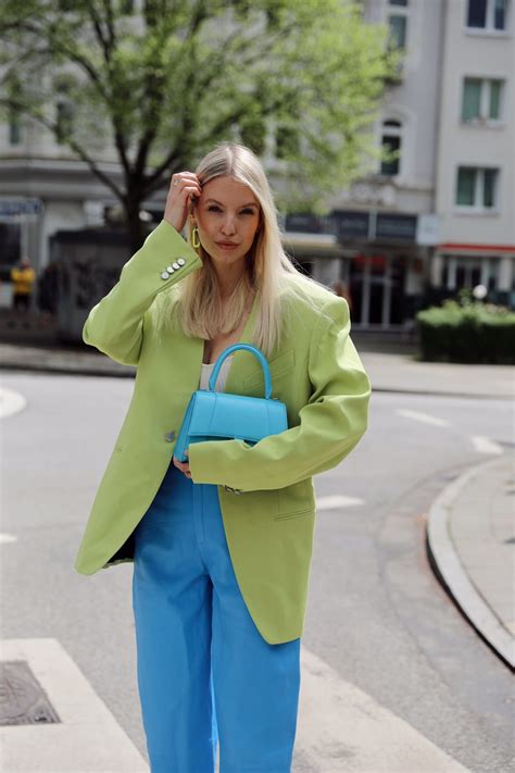 STREET STYLE | LIME X BLUE - Leonie Hanne