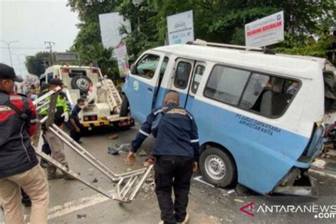 Lima Tewas Dan Puluhan Luka Akibat Truk Tronton Rem Blong Di Turunan