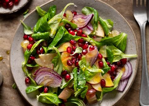 Weihnachtssalat Mit Feldsalat Apfel Granatapfel Und Trauben