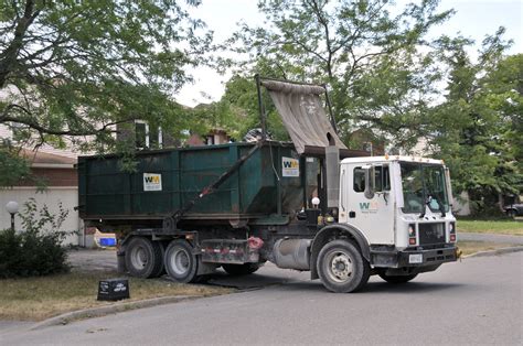 Wm 411796 Waste Management Mack Mr Roll Off Garbage Truck Flickr