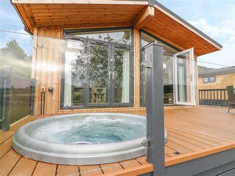 UK Hot Tub Breaks At Low Prices Cheap Cottage Hot Tub Breaks