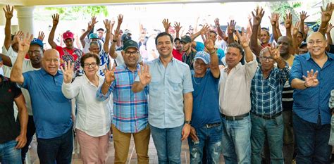 Roberto Ngel Juramenta En La Unidad Externa A Dirigentes Del Pld En