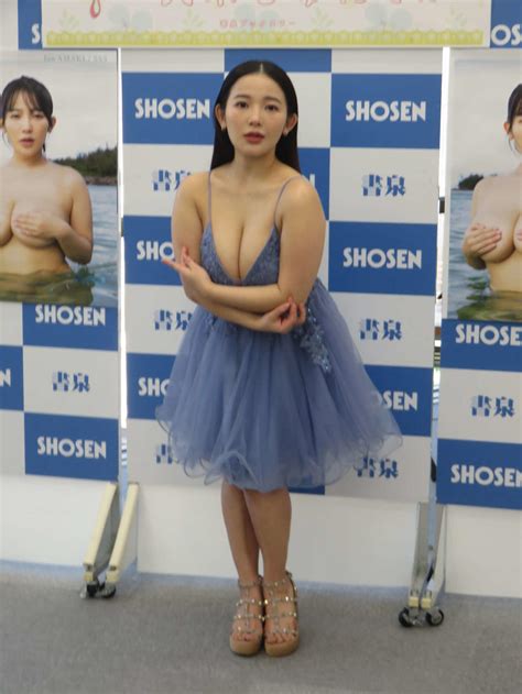 天木じゅん、写真集「sss」発売 新成人に向けて「楽しんで生きて。それが親孝行になる」 芸能写真ニュース 日刊スポーツ