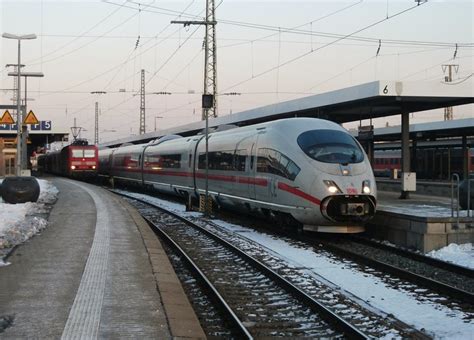 Ein ICE 3 verlässt am 11 Februar 2012 als ICE 620 nach Dortmund Hbf den