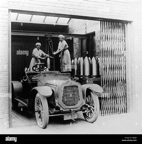 Usine De Munitions Ww1 Banque D Images Noir Et Blanc Alamy