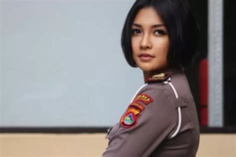 Profil Dan Biodata Akp Rita Yuliana Polwan Cantik Berprestasi Yang