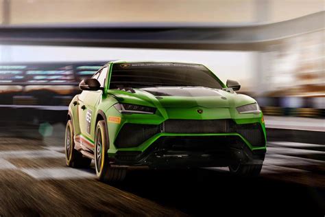 Гоночный Lamborghini Urus ST X для заездов по треку и бездорожью