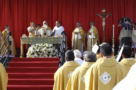 Missa E Prociss O Marcaram A Solenidade De Corpus Christi Em Bel M