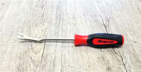 New Snap-on Trim Pad Clips Removal Tool Red & Black Soft Grip Handle Asg186b