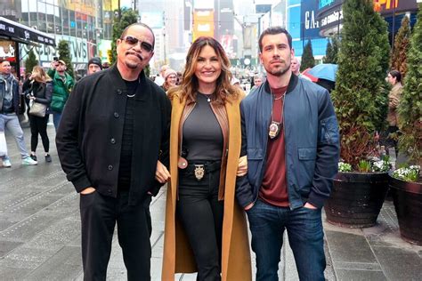 Ice T And Mariska Hargitay Hug Each Other And Smile On Svu Set Nbc Insider