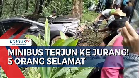 Minibus Terjun Ke Jurang Penumpang Selamat YouTube