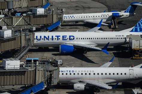 United Airlines becomes first major American airline to resume non-stop ...