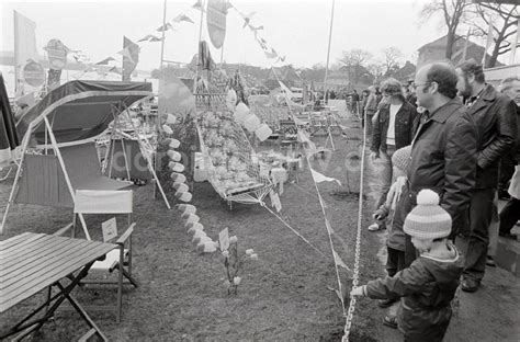 Ddr Bildarchiv Berlin Camping Und Freizeitausstellung Auf Dem