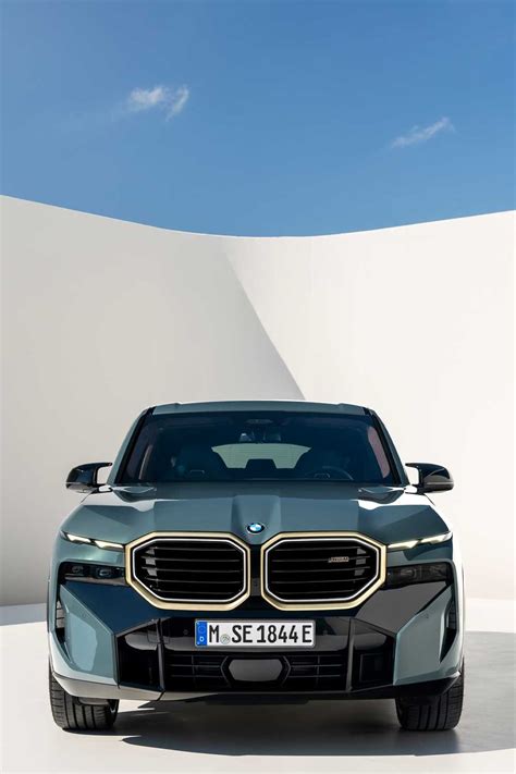 Bmw Xm Plug In Hybrid Suv With Extreme Performance Artofit