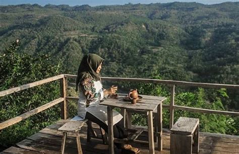 Bukit Mojo Gumelem Berada Di Yogyakarta Dengan View Dan Spot Foto