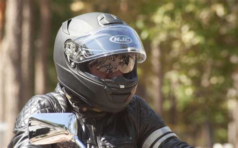 Het Belang Van Een Goede Motorhelm Waarom Het Dragen Van Een