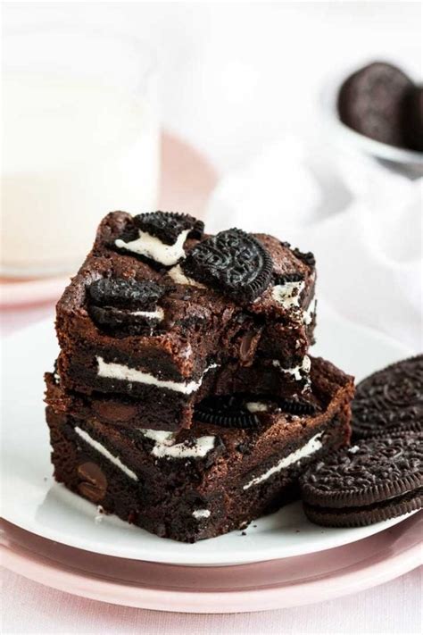 Oreo Brownies {Fudge Brownies stuffed with Cookies} | Plated Cravings