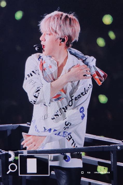 Baekhyun Preview Exo Cbx Magical Circus Tour In Yokohama Day