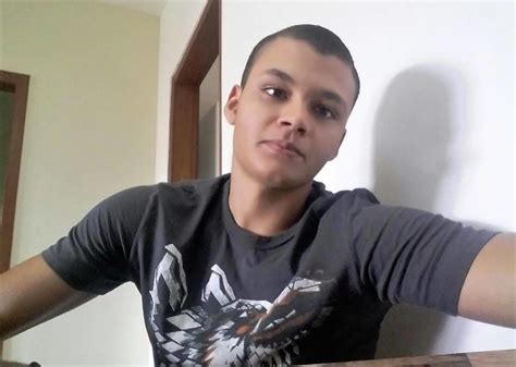 Aluno de 18 anos é aprovado em direito na UFMG e na UNA Stoodi