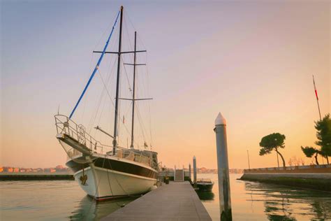 Private dinner on boat on the Venice lagoon with evening tour | Dream Boat Venice