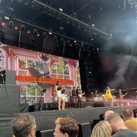 Jun 23 2023 Gwen Stefani Sophie Ellis Bextor At Warwick Castle