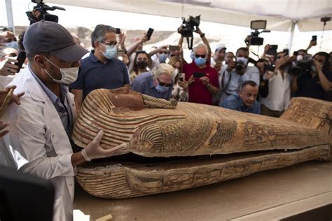 2500 Year Old Sealed Sarcophagus Opened in Egypt - Ancient Society