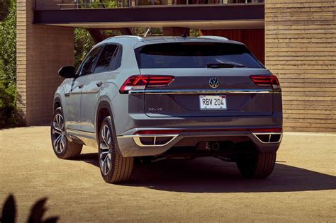 2020 Volkswagen Atlas Cross Sport Pictures 136 Photos Edmunds