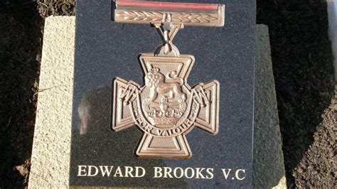 Oxford Vc Soldier Edward Brooks Honoured With Memorial Stone Bbc News