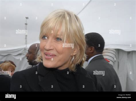 Diane sawyer 60 minutes hi-res stock photography and images - Alamy